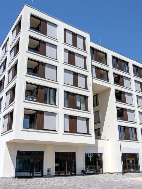 modern-luxury-multi-family-apartment-building-2026-01-09-08-28-04-utc